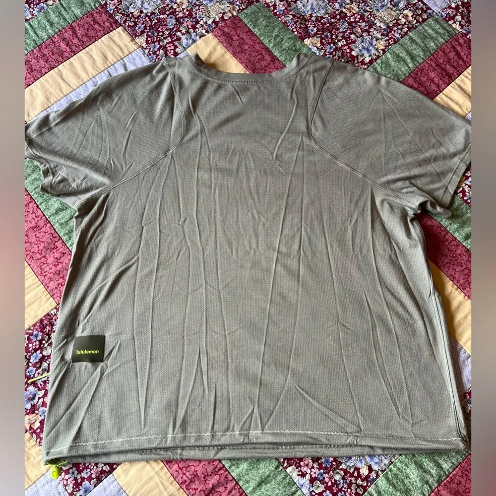 Lululemon Lightweight Cinched Hem Hiking T-Shirt - 
Laurel Green - Picture 5 of 9